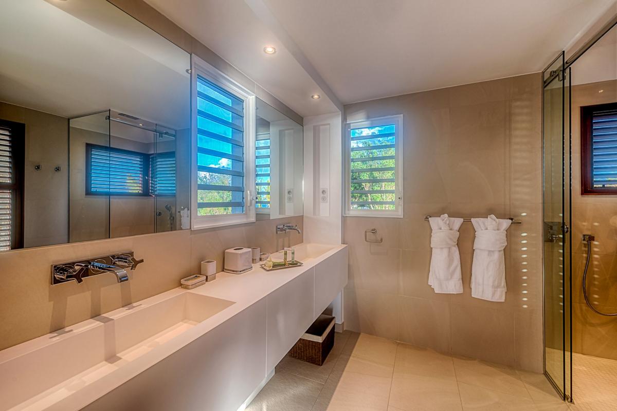 Luxury Beach Front Villa rental - Bathroom 3